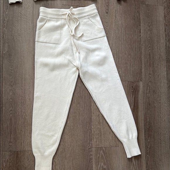 YLLW the Label Cream Knit Sweater and Jogger Set - Picture 4 of 5